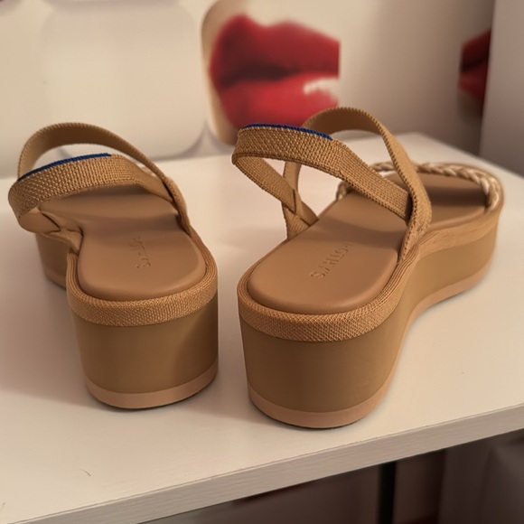 Never worn Rothy’s platform sandals - Picture 3 of 3